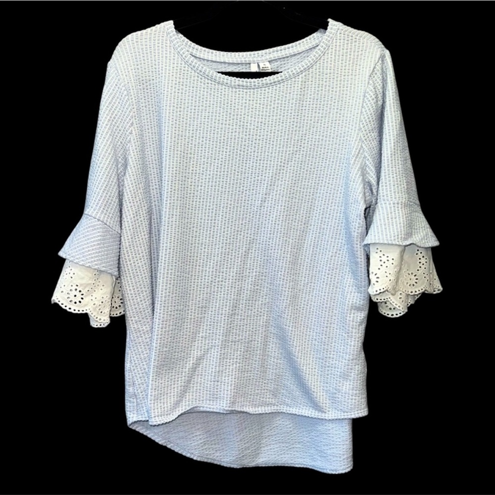 ELLE Light Blue Women's Top with Eyelet Sleeve Detail XL Like New